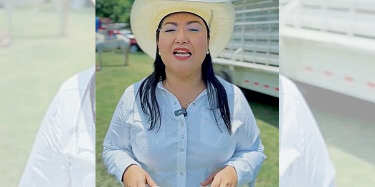 Una cabalgata en Ocosingo derivó en golpes y caos, reflejo de la crisis política y social. Señalan a la alcaldesa Angélica Méndez de encubrir a su hermano y a su chofer en un asesinato.