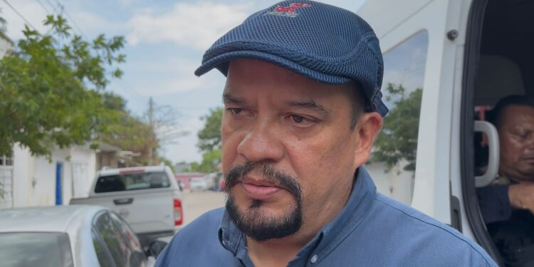 Afirman que se avanza de manera intensiva tras detectar un caso importado y otros 29 casos probables bajo análisis.