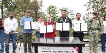 Gobierno y Semarnat acuerdan agenda conjunta en Acapetahua.