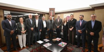 Anunció apertura de nueva universidad y acciones contra el rezago educativo.