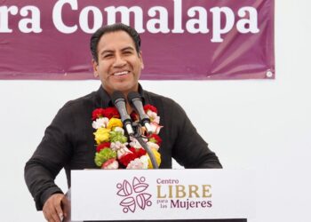 Gobernador inauguró Centro LIBRE y supervisó obras en Comalapa