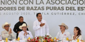 Gobernador respalda al sector productivo y refuerza combate al abigeato.