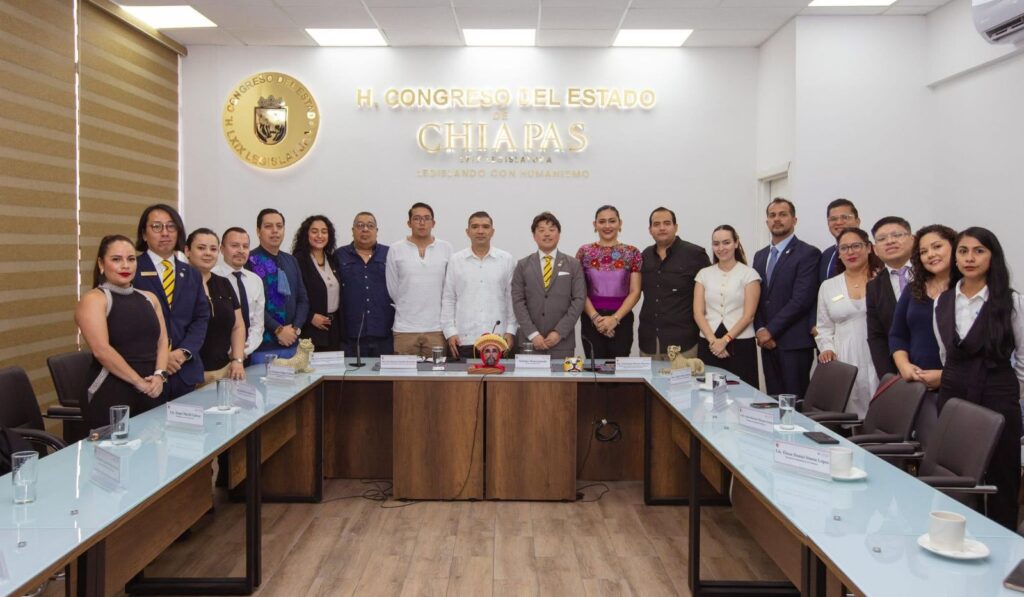 Firmaron acuerdo para impulsar liderazgo juvenil en Chiapas