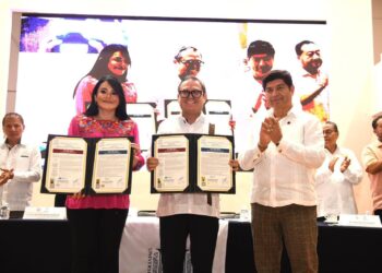 Reconocen calidad en gestión universitaria certificada.