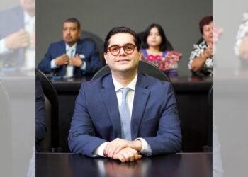El diputado Juan Marcos Trinidad propone una ley para proteger a denunciantes de corrupción. Similar al modelo de testigos protegidos, garantizaría la seguridad de víctimas y sus familias. El objetivo: romper la impunidad y frenar amenazas que silencian a la ciudadanía.