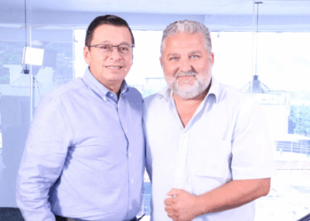 El periodista español Fernando Valmaseda, referente internacional en turismo, calificó a Chiapas como un estado “sorprendente” por su riqueza natural y cultural, pero advirtió que falta coordinación entre gobierno, empresarios, sociedad y medios.