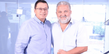 El periodista español Fernando Valmaseda, referente internacional en turismo, calificó a Chiapas como un estado “sorprendente” por su riqueza natural y cultural, pero advirtió que falta coordinación entre gobierno, empresarios, sociedad y medios.