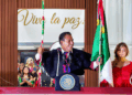 El primer Gobernador en portar los atuendos de los pueblos originarios