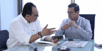 Regidor enunció que las quejas ciudadanas se acumulan mientras el alcalde “solo toma nota”.