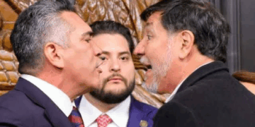 Lo que vimos en el Senado no fue una anécdota graciosa, fue un recordatorio de la fragilidad del sistema político mexicano, sostenido en muchas ocasiones por egos masculinos incapaces de discutir sin llegar a los golpes.