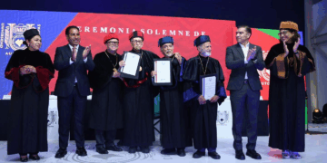 AJavier Espinosa Mandujano, Carlos Alberto Navarrete Cáceres y Antonio García de León y Griego. El acto fue atestiguado por el Gobernador, Eduardo Ramírez Aguilar.