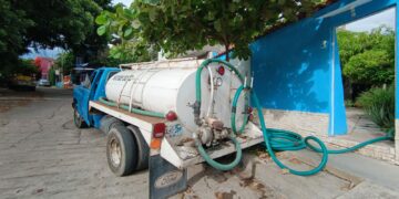 Familias pagan hasta $500 por tres mil litros.
