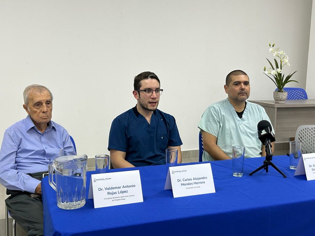 Especialistas realizaron operación torácica mínimamente invasiva en Tuxtla.