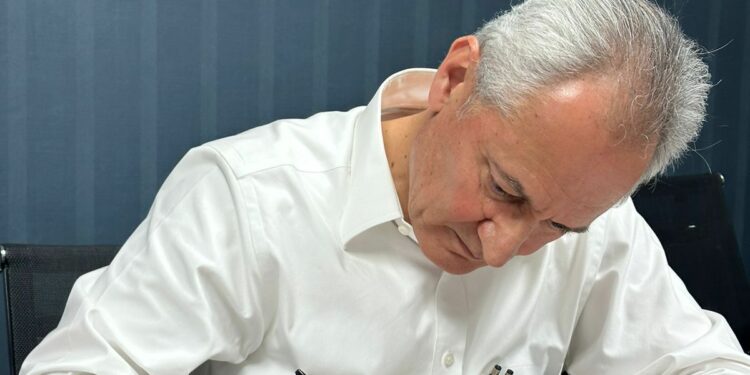 Banxico estima crecimiento mínimo en 2025; agro enfrenta presiones globales.