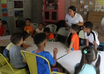 Menores de distintos países iniciaron ciclo escolar en Chiapas.