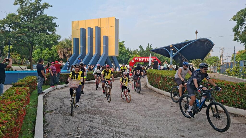 Tercera rodada ciclista recorrió la capital chiapaneca.