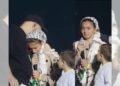 Durante su concierto en el Zócalo, René Pérez “Residente” subió al escenario a una familia refugiada palestina, entre ellos una joven llamada Alma.