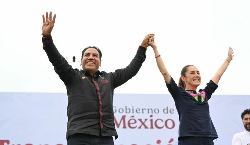 Anunció reparación de puentes y programas sociales para Chiapas.