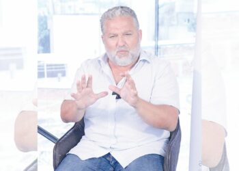 Consultor europeo propone estrategia unificada para atraer turismo internacional.