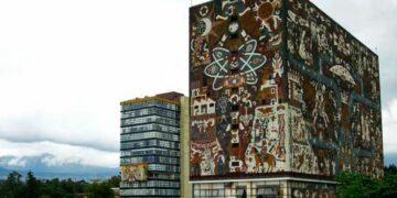 Por un lado, los gobernadores las utilizan como vitrinas de legitimidad, fuentes de empleos y, en algunos casos, como espacios de control clientelar.