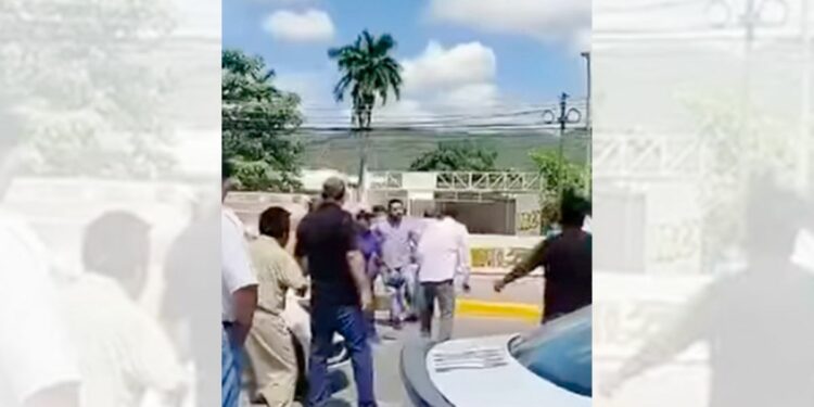 Regulaciones inequitativas y decisiones maniatadas