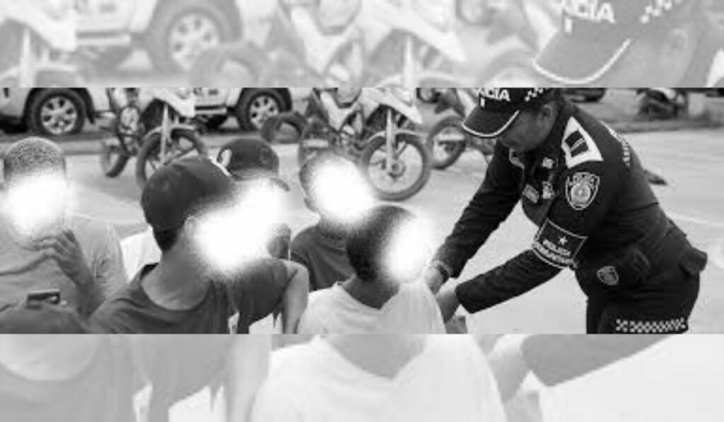 Organizaciones han reportado casos en los que niños y adolescentes de miles de escuelas en todo el país han sido reclutados por grupos criminales.