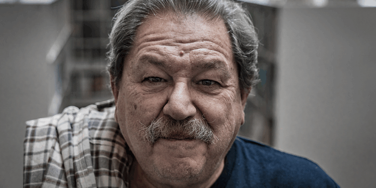 El problema no es solo lo que dice, sino desde dónde lo dice: un hombre con poder, que dirige una de las editoriales públicas más importantes de América Latina