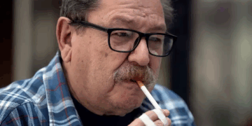 El problema no es solo una frase desafortunada. Es el eco de un sistema cultural que sigue filtrando las voces femeninas por el ojo de la aguja del prejuicio.