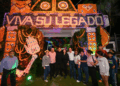 El gobernador convivió con familias en la velada del Día de Muertos.