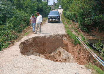 Miles de habitantes quedaron aislados en Salto de Agua tras el colapso del 85% de una carretera.