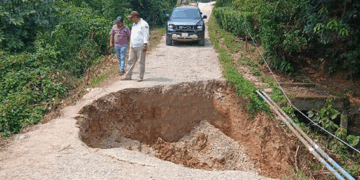 Miles de habitantes quedaron aislados en Salto de Agua tras el colapso del 85% de una carretera.