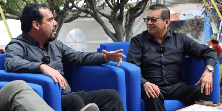 En ‘La Entrevista’, José Nataren habló de poesía, lecturas y próximos encuentros culturales.