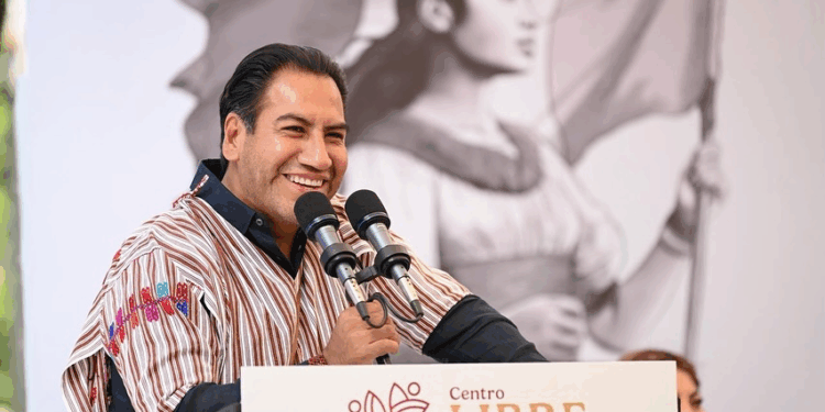 Eduardo Ramírez Aguilar enfrentó con serenidad los recientes hechos de violencia registrados en Arriaga, Jiquipilas, Cintalapa, Ocozocoautla y Villaflores. Lejos del desasosiego, el mandatario mostró liderazgo y control político.