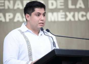 El diputado Luis Gordillo honró la vida del maestro Artemio López a dos años de su asesinato.