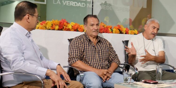 Maestros retirados exigieron el pago incompleto del incremento  y la mejora de servicios médicos.