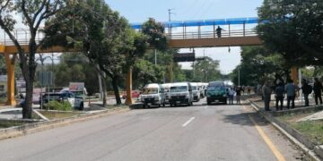 Transportistas solicitaron a Madres en Resistencia liberar vialidad afectada por más de dos semanas.