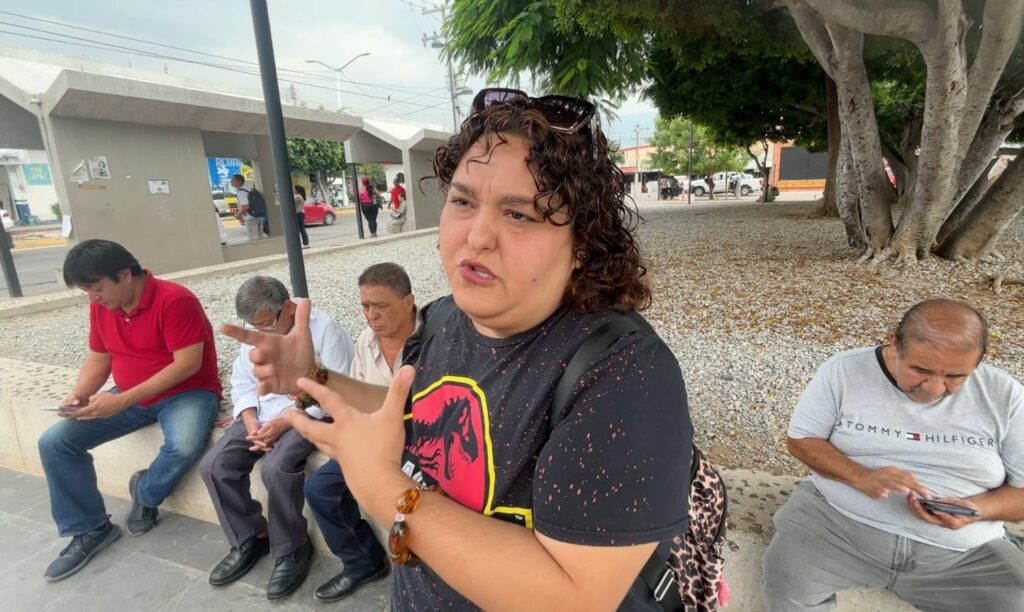 Concesionarios acusan acoso de SMyT y paralizaron servicio por temor a detenciones.