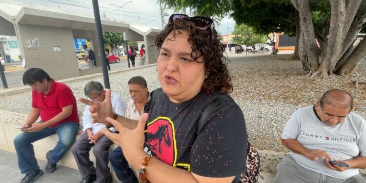 Concesionarios acusan acoso de SMyT y paralizaron servicio por temor a detenciones.