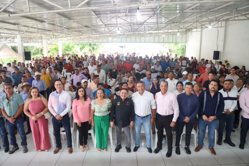 Dialogó con cafeticultores; la justicia no es ajena a su realidad.