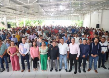 Dialogó con cafeticultores; la justicia no es ajena a su realidad.