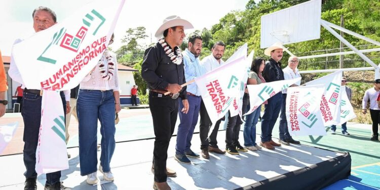 El Gobernador impulsó becas, salud y anunció millonarias obras viales y educativas.