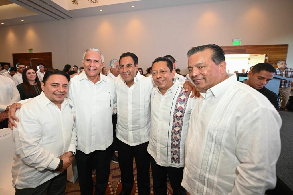 Eduardo Ramírez y Jorge Llaven inauguraron el encuentro junto a fiscales de la región.