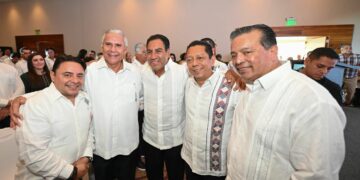 Eduardo Ramírez y Jorge Llaven inauguraron el encuentro junto a fiscales de la región.