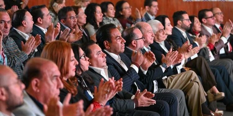 El Gobernador reconoció la labor del Tribunal Federal de Justicia Administrativa en la inauguración de su 30° Congreso Nacional en Chiapas.