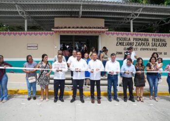 El gobernador inauguró espacios educativos con inversión superior a 3.5 millones de pesos.