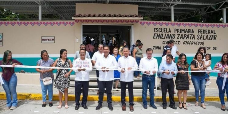 El gobernador inauguró espacios educativos con inversión superior a 3.5 millones de pesos.