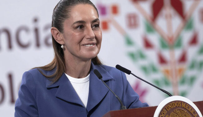 Sheinbaum busca integrar servicios médicos en todas las instituciones públicas.