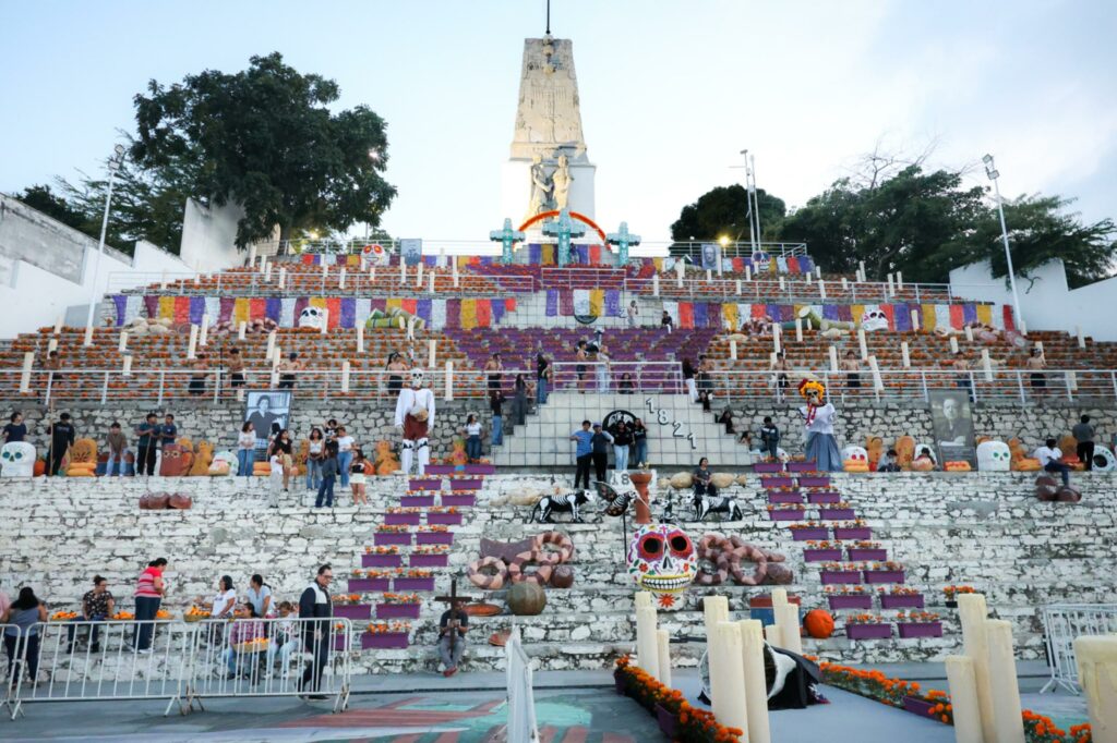 Escenario chiapaneco integró artesanos y símbolos en el Parque Bicentenario de la capital.