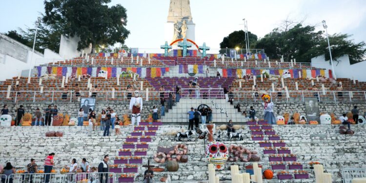 Escenario chiapaneco integró artesanos y símbolos en el Parque Bicentenario de la capital.