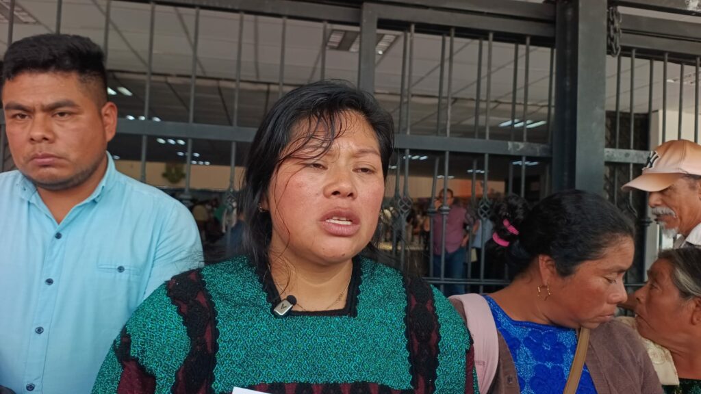 Se manifestaron en el Palacio de Gobierno para exigir su reubicación digna y segura.